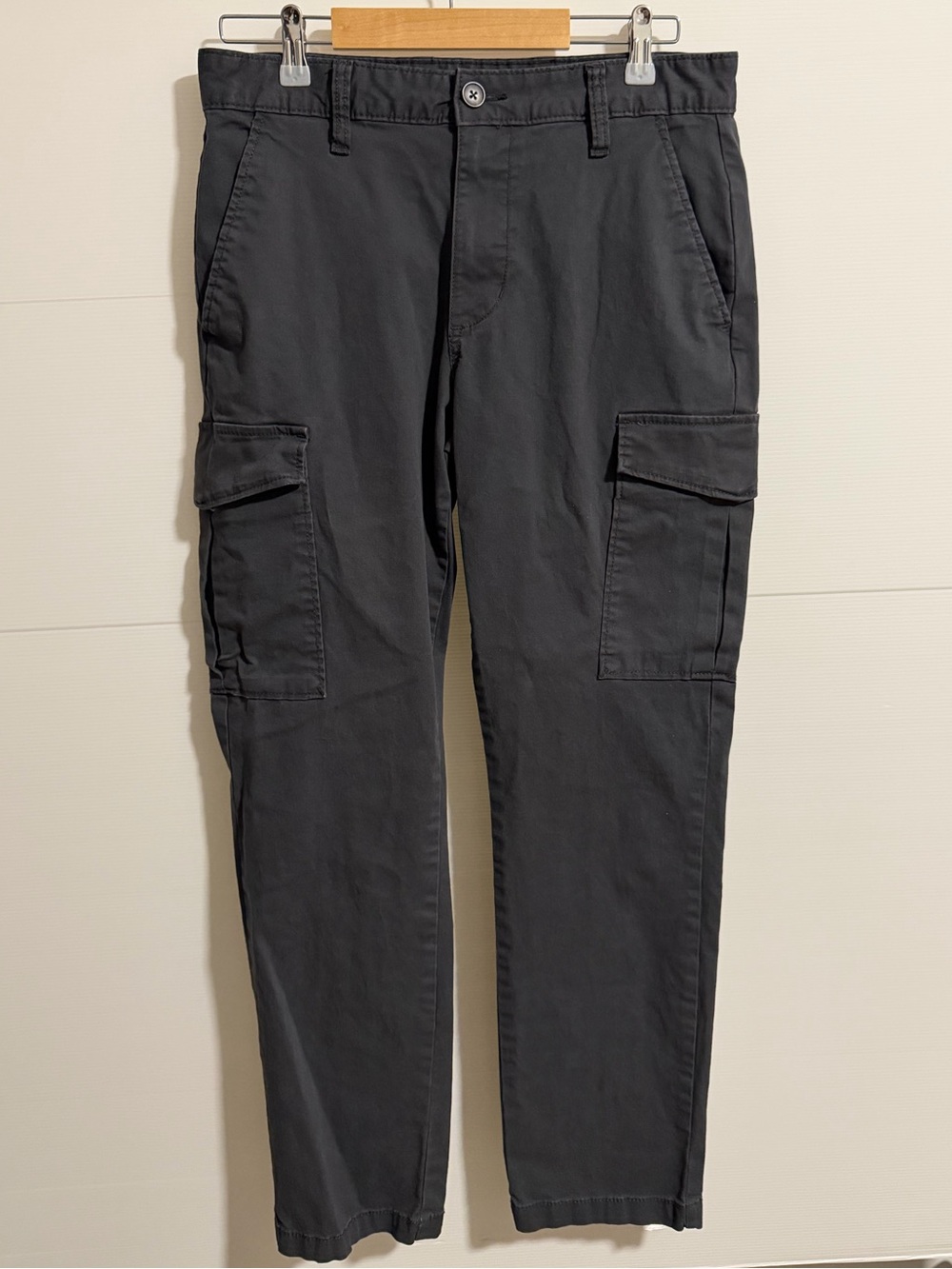 Old Navy Men’s Straight Built-In Flex Cargo Pants Charcoal Grey Size 32x32